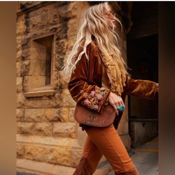 Chasing Unicorns Black Magic Woman Velvet Jacket Toffee Size S - Picture 2 of 11